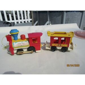 Vintage Fisher-Price Circus Train 991 Pull Toy 1973 Red Yellow Locomotive Car